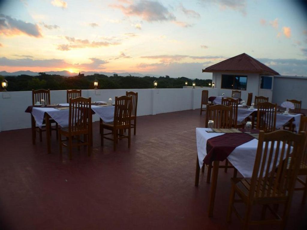Manisanda Hotel Баган Экстерьер фото